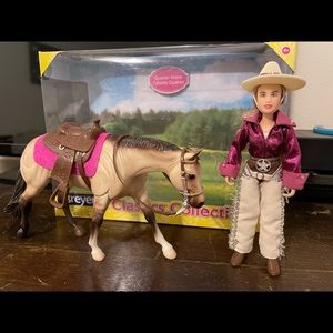 Breyer Dun Quarter Horse #927, and Western Rider.